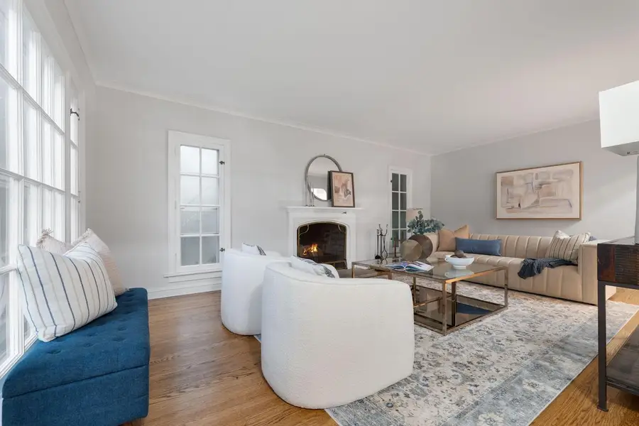 4821 W Elmdale ROAD, Mequon, WI 53092 - #2