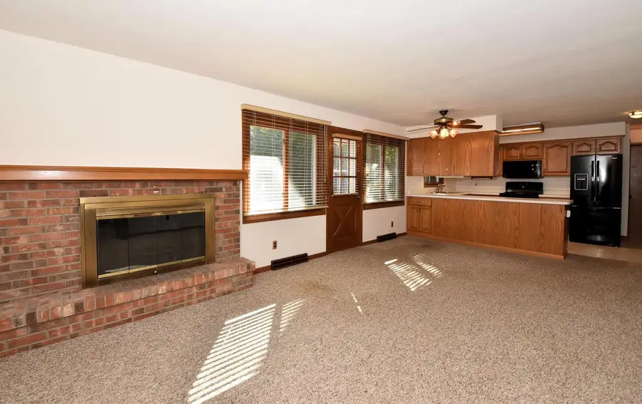 4837 W Knollwood DRIVE, Mount Pleasant, WI 53403 - #3