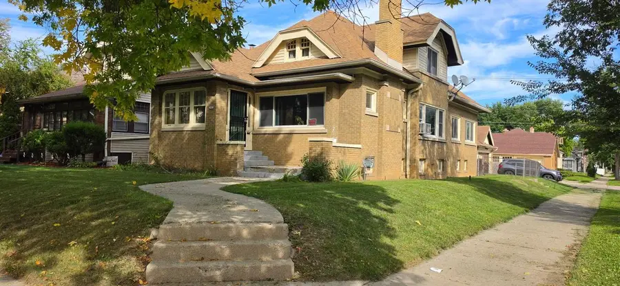 2402 N 48th STREET N, Milwaukee, WI 53210 - #2