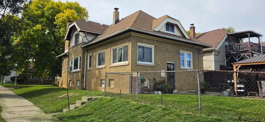 2402 N 48th STREET N, Milwaukee, WI 53210 - #3