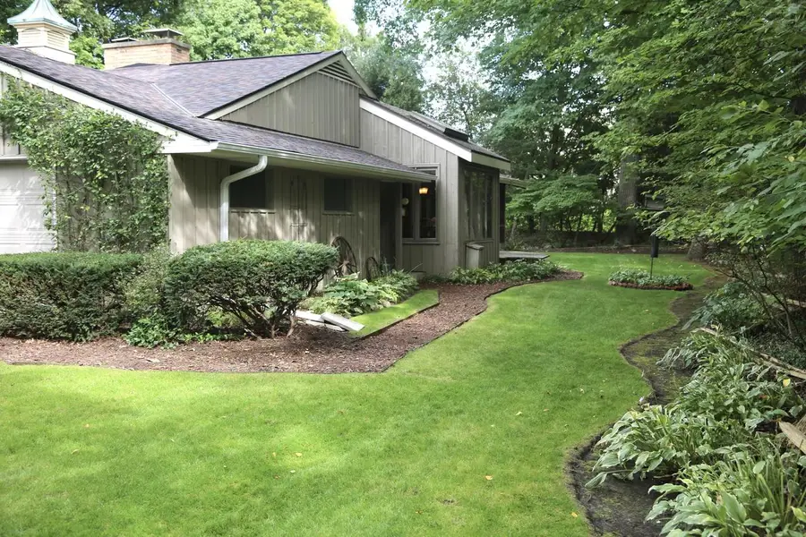 590 E Ravenswood Hills CIRCLE, Brookfield, WI 53045 - #3