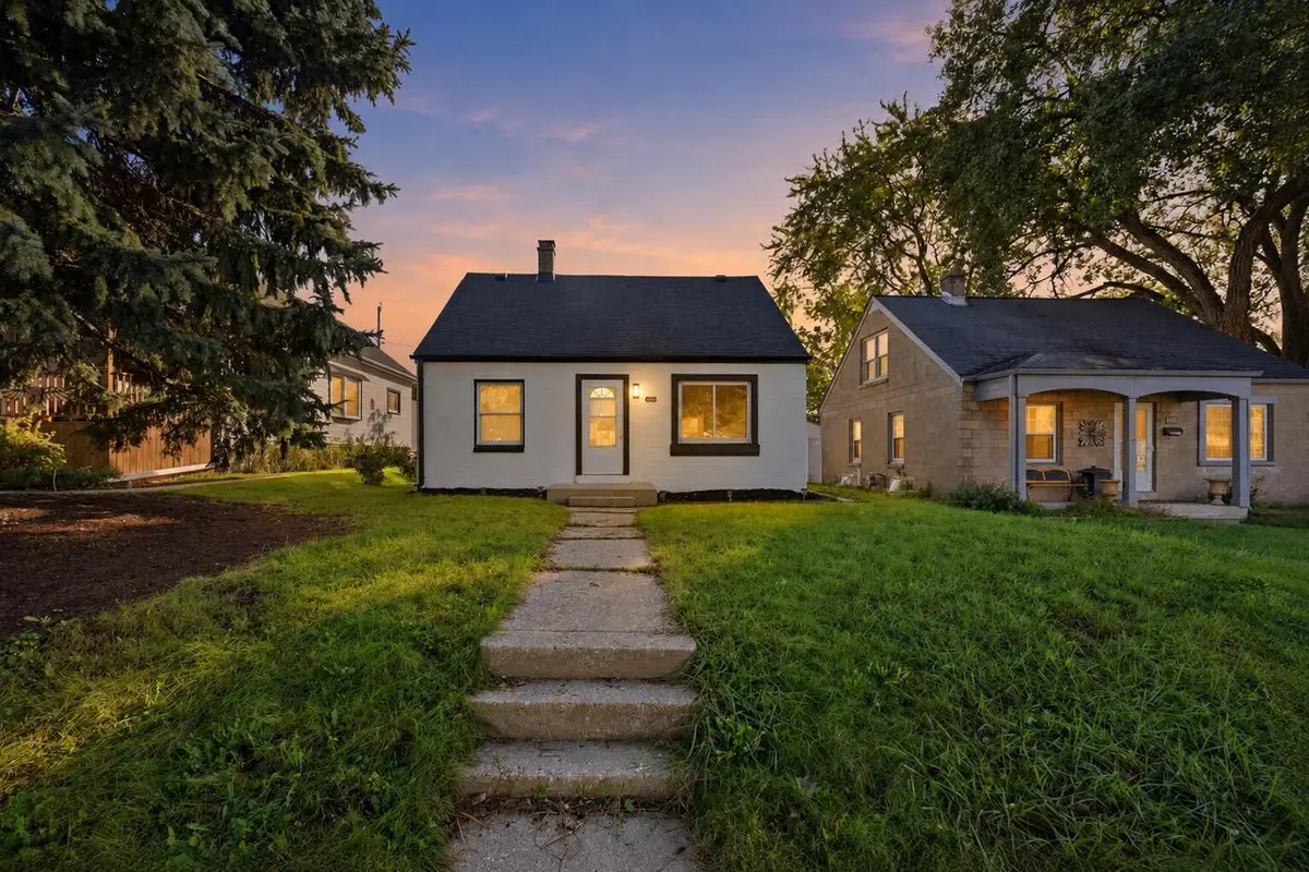 4170 S 5th PLACE, Milwaukee, WI 53207 - #1