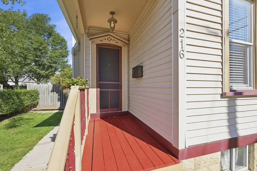 216 E Garfield AVENUE, Milwaukee, WI 53212 - #3