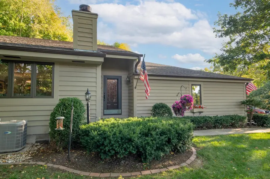 W136N8124 River Park DRIVE, Menomonee Falls, WI 53051 - #2