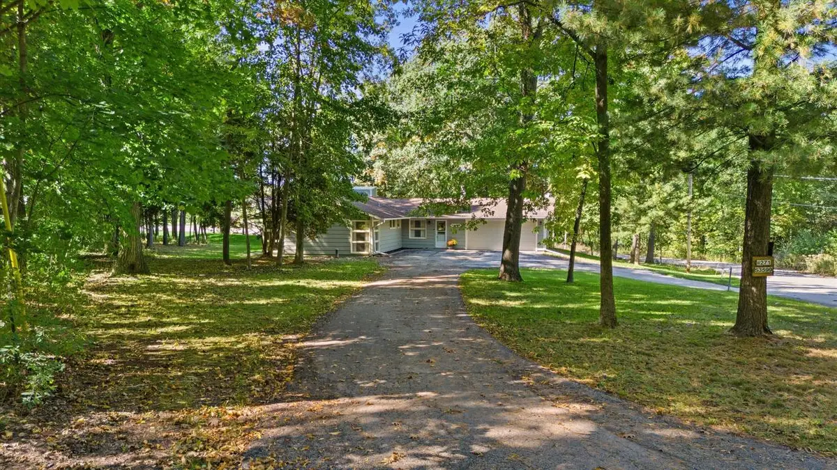 W271S3599 Oak Knoll DRIVE, Waukesha, WI 53189 - #1