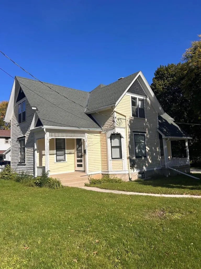 W58N421 Hilbert AVENUE #423, Cedarburg, WI 53012 - #2