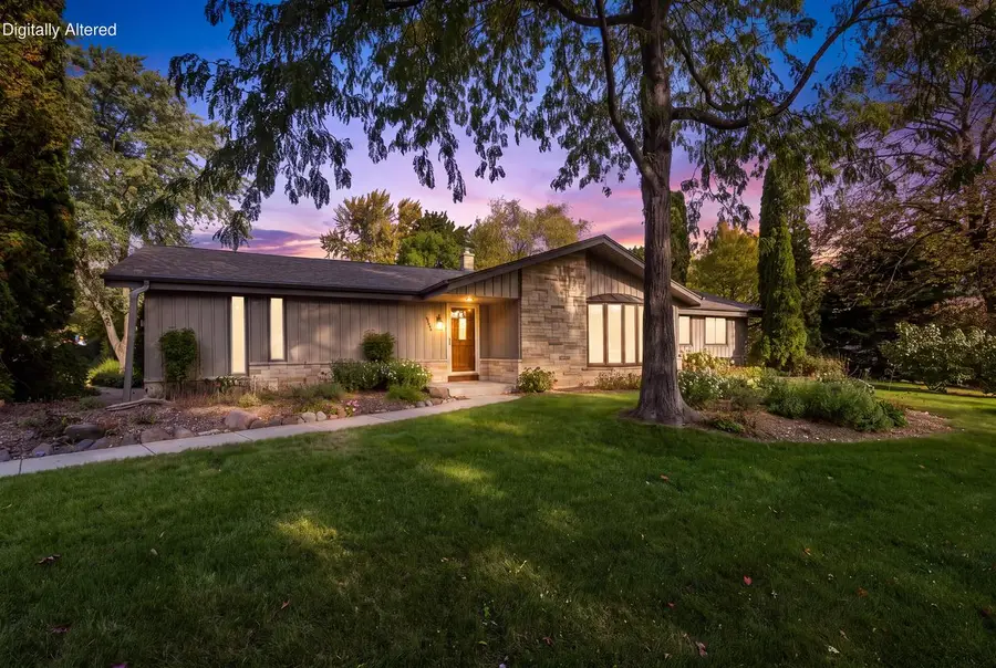 8840 Greenhill LANE, Greendale, WI 53129 - #2