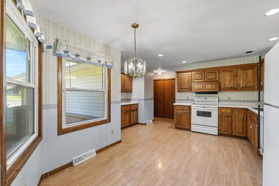 100 Deer Ridge DRIVE, West Bend, WI 53095 - #2