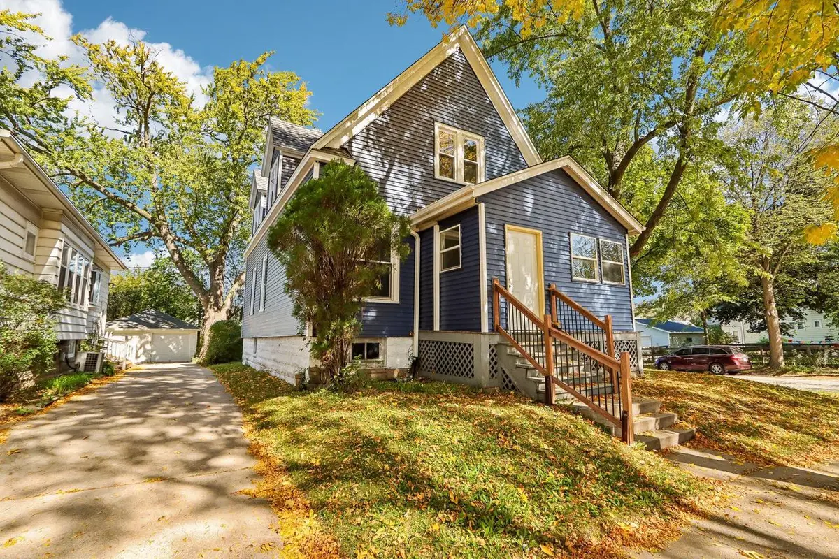 5902 W Park Hill AVENUE, Milwaukee, WI 53213 - #1