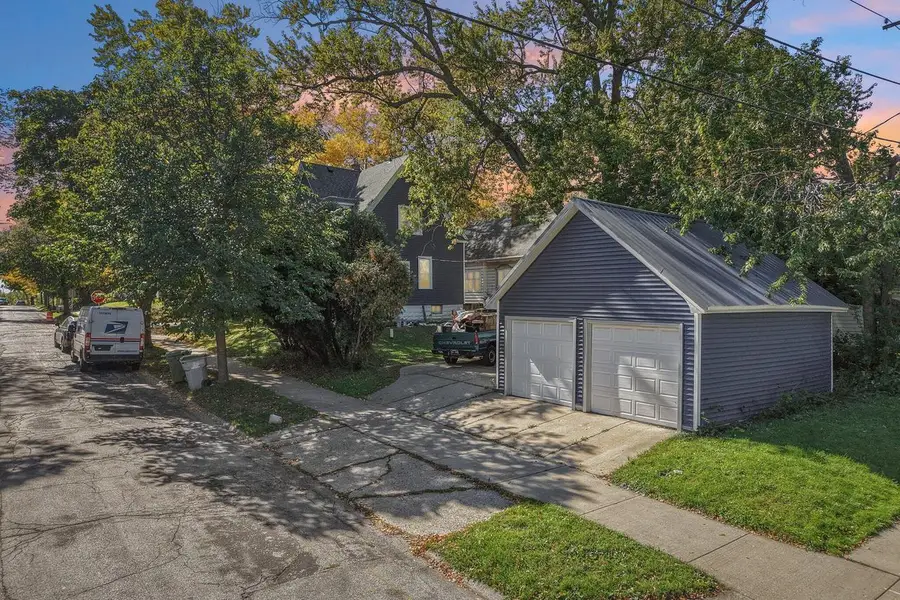 5902 W Park Hill AVENUE, Milwaukee, WI 53213 - #3
