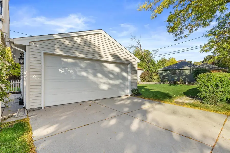 4430 W Manitoba STREET, Milwaukee, WI 53219 - #3