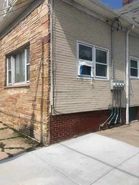 930 E Locust STREET, Milwaukee, WI 53212 - #3