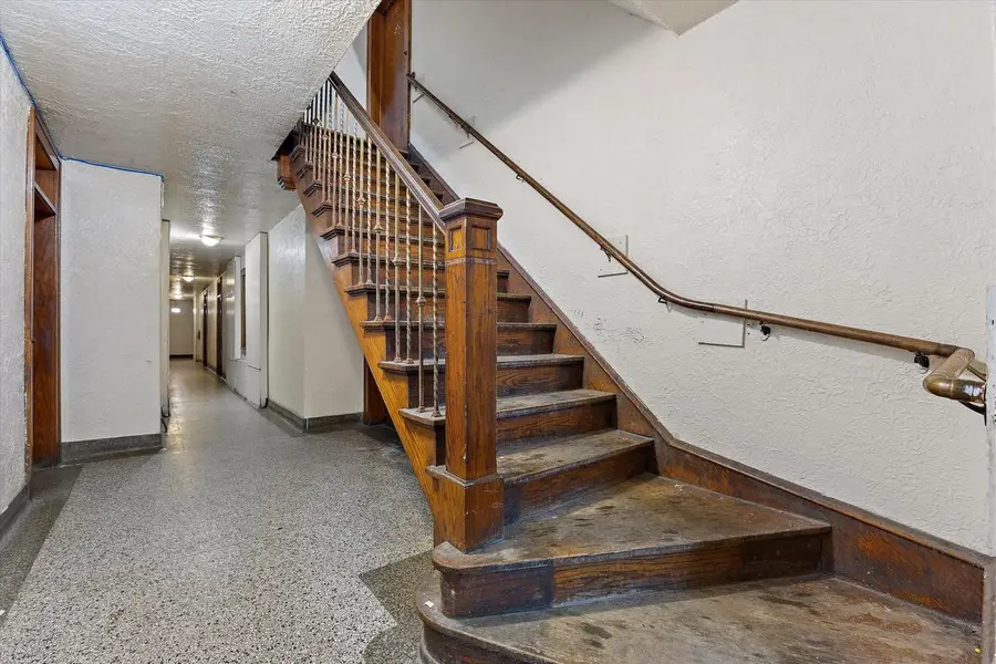 816 W Greenfield AVENUE, Milwaukee, WI 53204 - #2