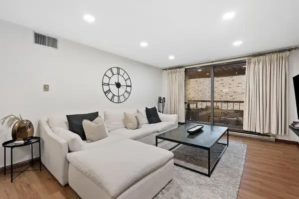 1818 E Shorewood BOULEVARD #211, Shorewood, WI 53211