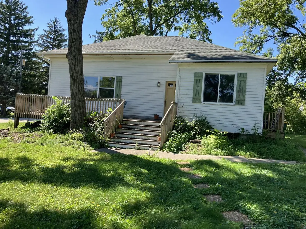 10400 W Parnell AVENUE, Hales Corners, WI 53130 - #1