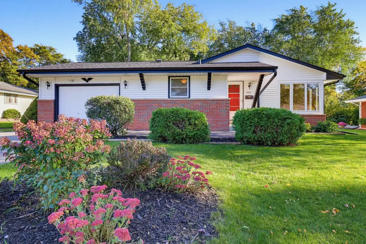 5421 Laura LANE, Greendale, WI 53129 - #1