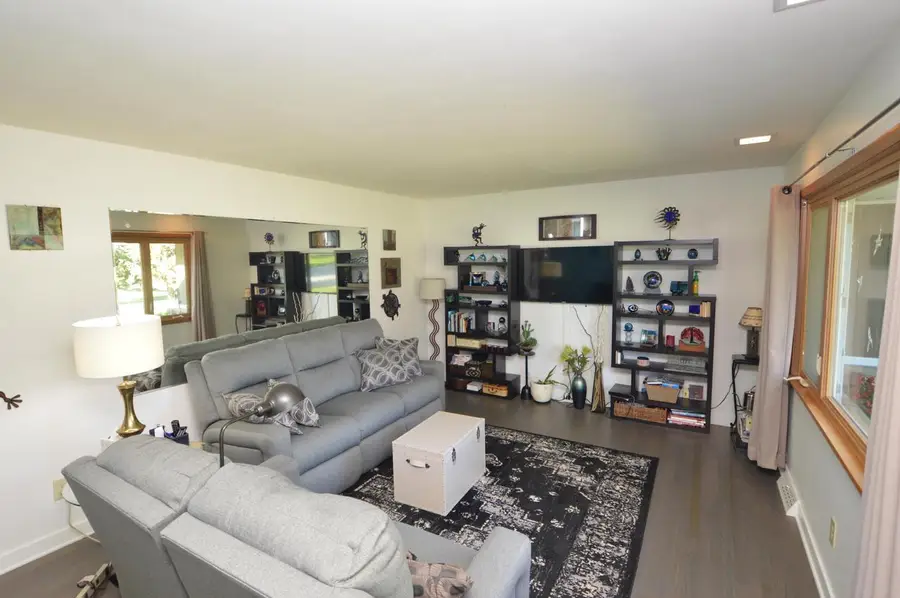 404 Willow LANE, South Milwaukee, WI 53172 - #2