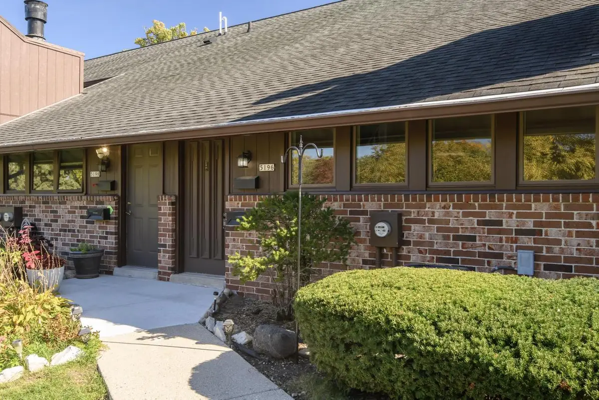 5196 Woodbridge LANE S, Greenfield, WI 53221 - #1