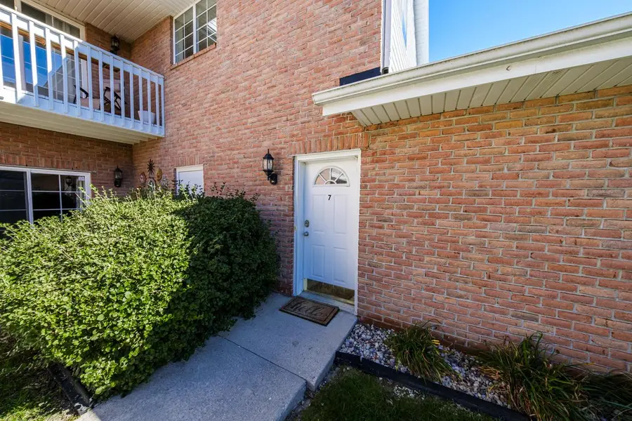 N25W24129 River Park DRIVE #7, Pewaukee, WI 53072 - #3