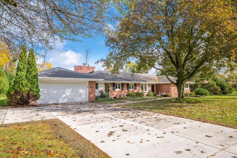 810 E Bay Point ROAD, Bayside, WI 53217 - #2