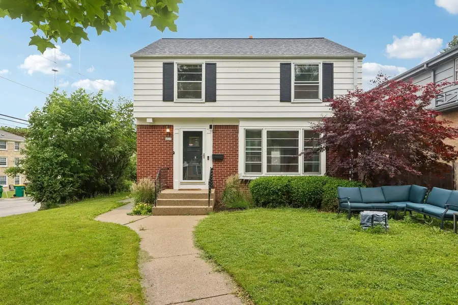 4315 N Wildwood AVENUE, Shorewood, WI 53211 - #2