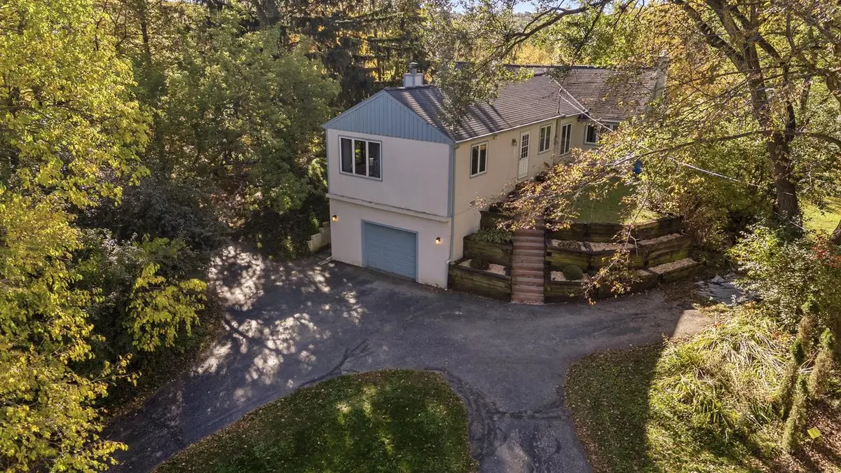 1499 Highland AVENUE, Hubertus, WI 53033 - #1