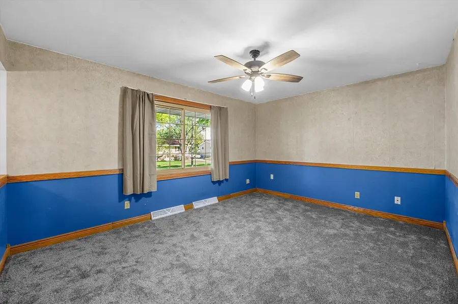 622 Clearview DRIVE, West Bend, WI 53090 - #2