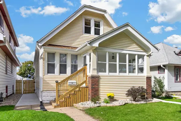1201 S 75th STREET, West Allis, WI 53214