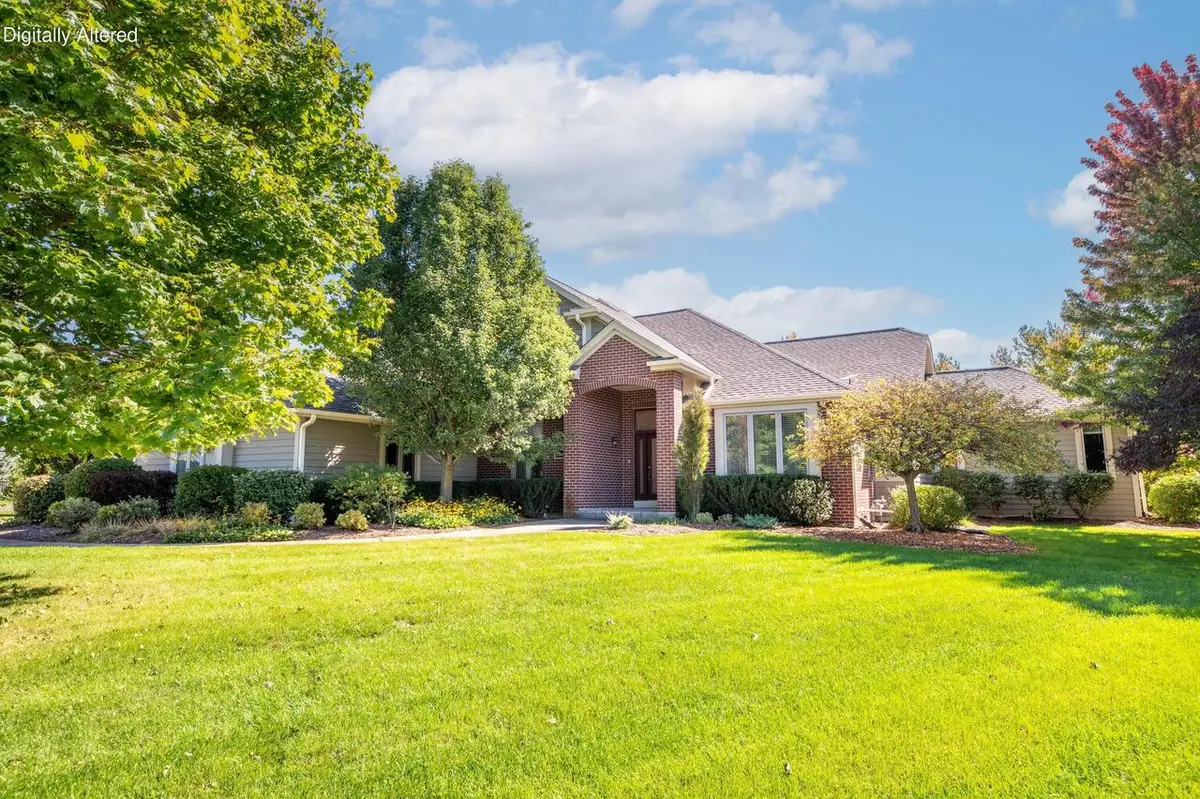 W289N3648 Huntsman COURT, Pewaukee, WI 53072 - #1