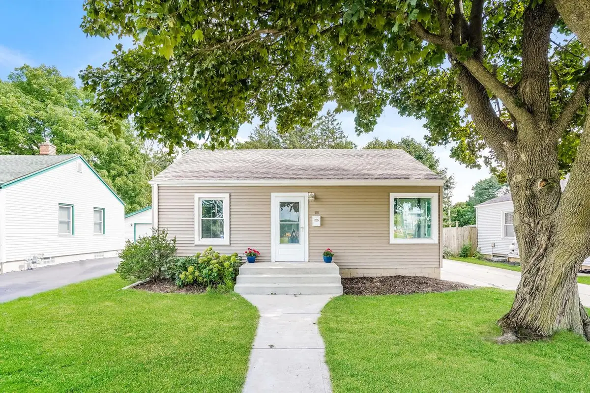 181 Walton AVENUE, Waukesha, WI 53186 - #1