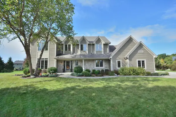 6045 S Pembrook COURT, New Berlin, WI 53151
