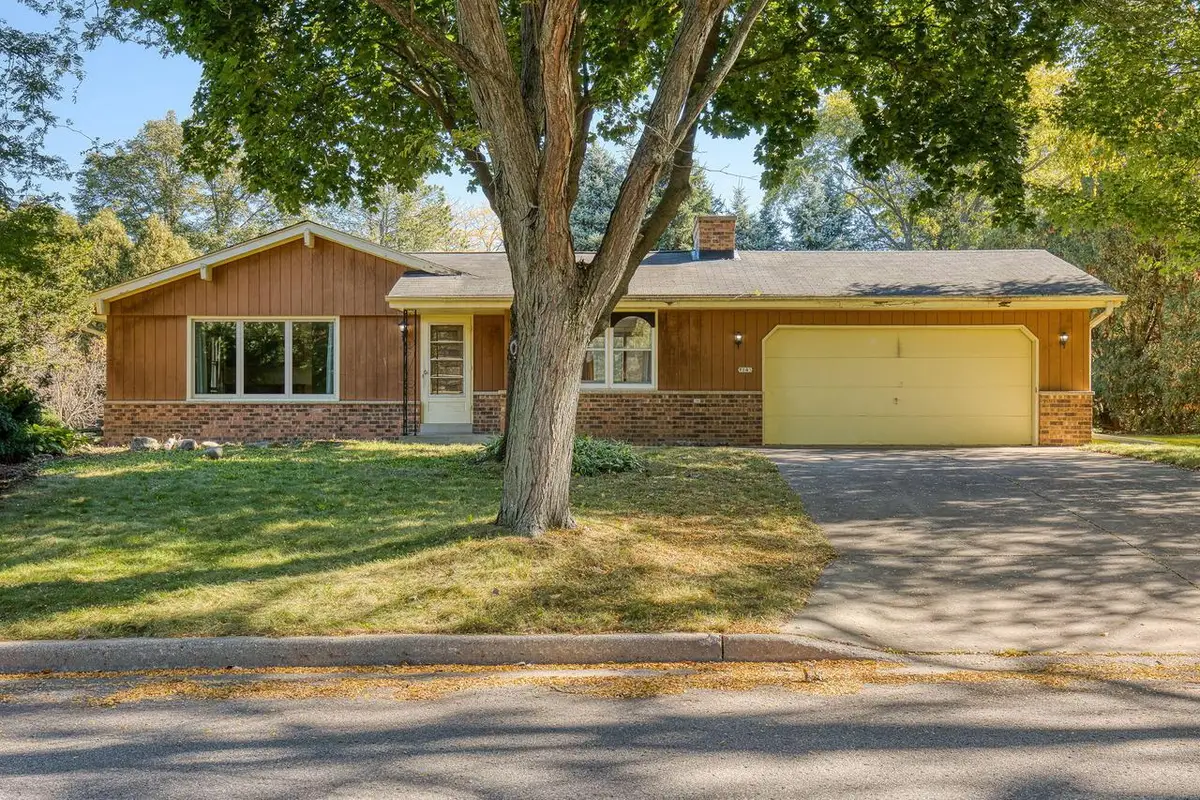 7143 Horizon DRIVE, Greendale, WI 53129 - #1