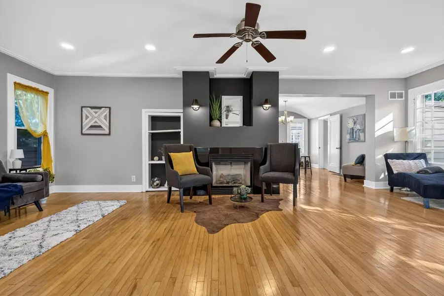 1500 E Kensington BOULEVARD, Shorewood, WI 53211 - #2