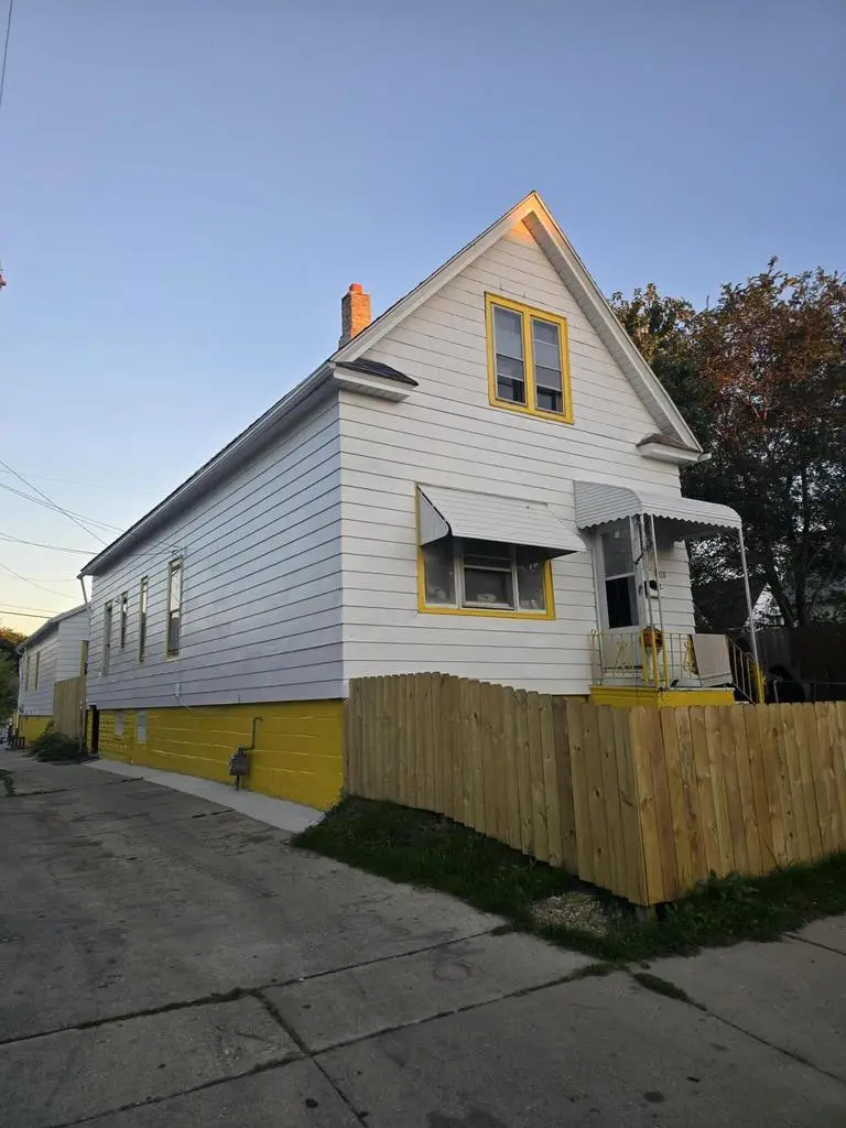 1518 S 15th PLACE, Milwaukee, WI 53204 - #1