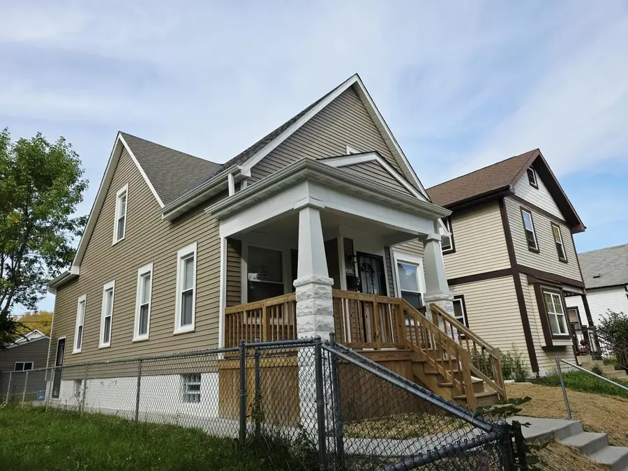 2829 N 17th STREET, Milwaukee, WI 53209 - #3