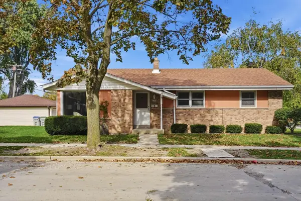7708 W Tripoli AVENUE, Milwaukee, WI 53220