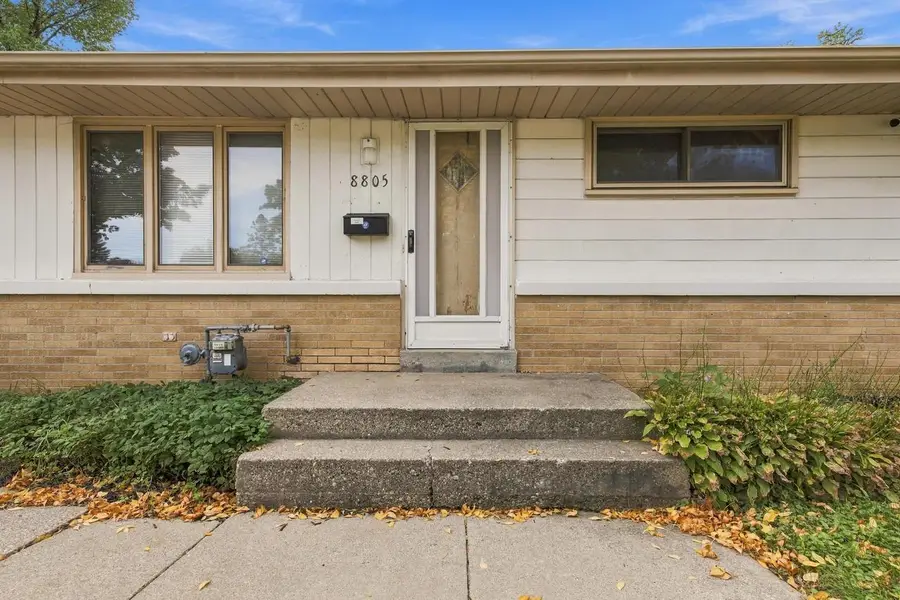 8805 W Bender AVENUE, Milwaukee, WI 53225 - #2