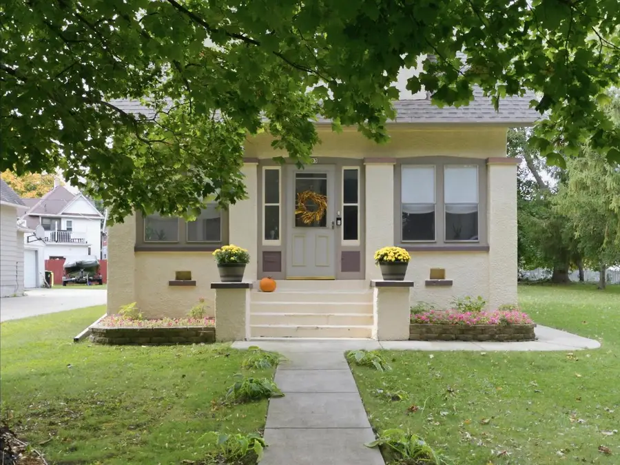 403 Grand AVENUE, Hartford, WI 53027 - #2