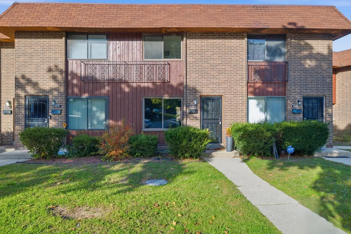 6204 W port AVENUE, Milwaukee, WI 53223 - #1