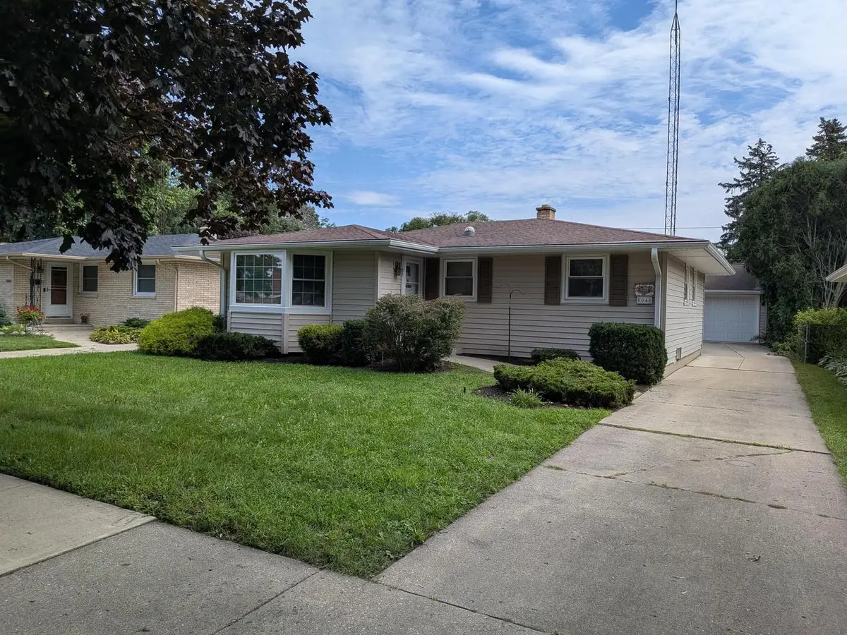 8041 19th AVENUE, Kenosha, WI 53143 - #1