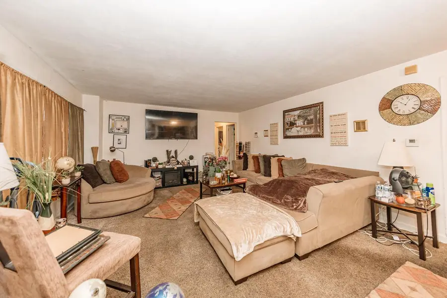 5526 W Thurston AVENUE, Milwaukee, WI 53218 - #3
