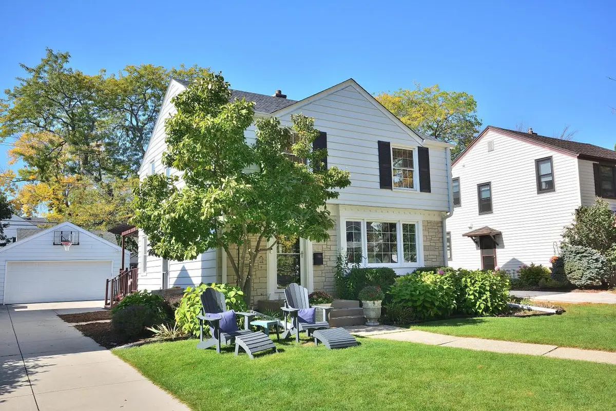 6147 N Shoreland AVENUE, Whitefish Bay, WI 53217 - #1