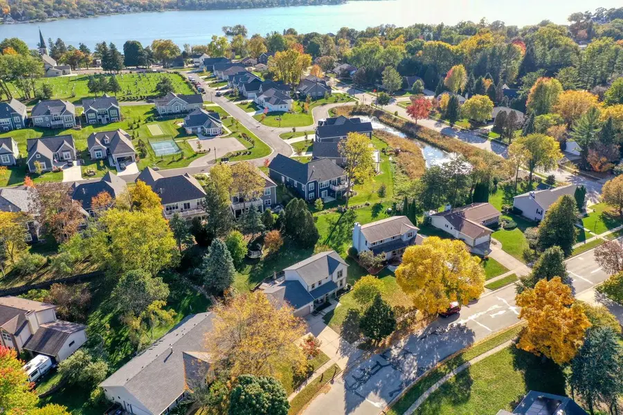 444 Cheshire LANE, Pewaukee, WI 53072 - #2
