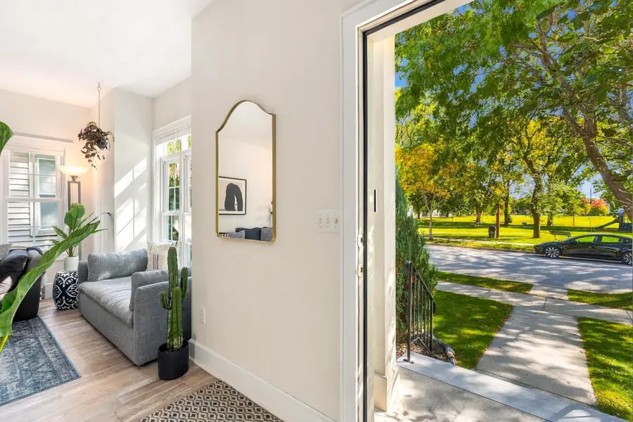 1850 E Fernwood AVENUE, Milwaukee, WI 53207 - #3