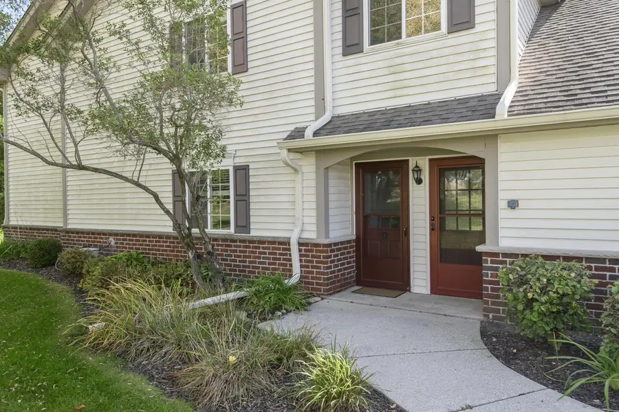 652 Pewaukee ROAD #E, Pewaukee, WI 53072 - #2