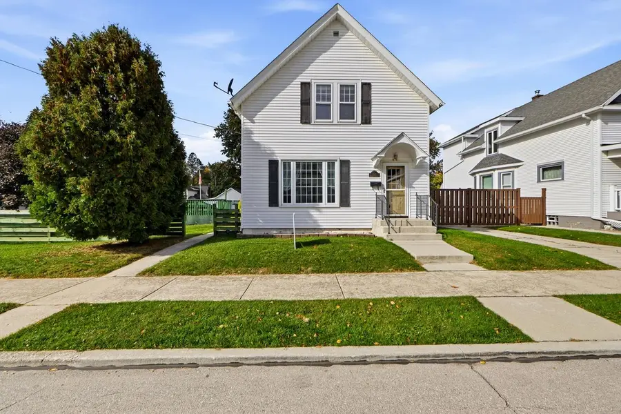 838 N 19th STREET, Manitowoc, WI 54220 - #2