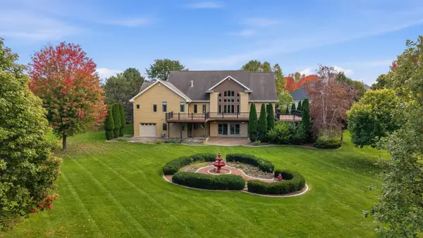 636 Mary Knoll LANE, Watertown, WI 53098