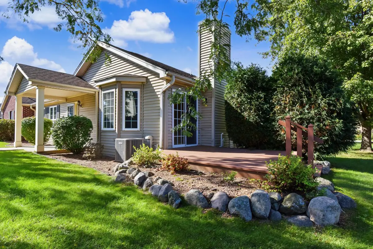 5152 S Hidden DRIVE, Greenfield, WI 53221 - #1