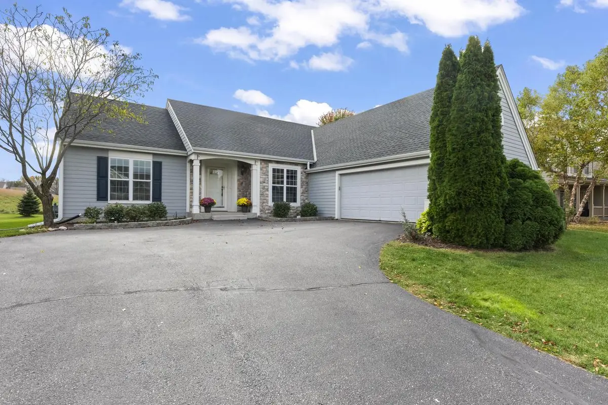 N56W35151 Pondview LANE, Oconomowoc, WI 53066 - #1