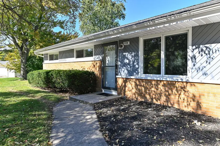 17230 W Jills DRIVE, New Berlin, WI 53146 - #2